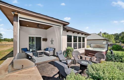 Horseshoe Bay West House | Hill Country Retreat & Casita
