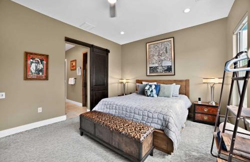 Horseshoe Bay West House | Hill Country Retreat & Casita