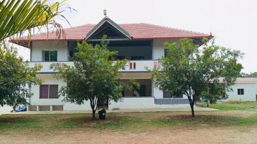 Chikkamagaluru House | Hill Shadow - With mountain view and pool