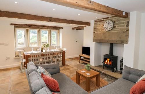 Hepworth House | Hill Top Cottage