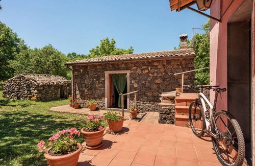 Maletto House | Hill-View Villa in Maletto with Garden