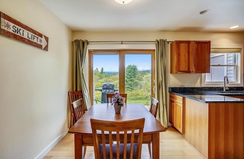 Stowe Condo | Hillcrest #1: 2 br w/community summer pool!
