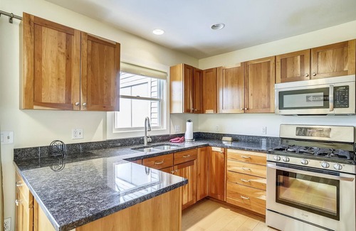 Stowe Condo | Hillcrest #1: 2 br w/community summer pool!