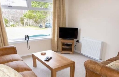 Kingussie House | HILLFOOT, family friendly, with a garden in Insh