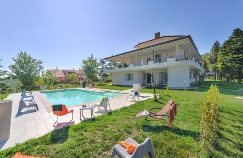 Tavullia Apartment | Hillside Comfort in Tavullia, cleaning included