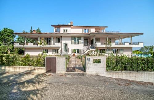 Tavullia Apartment | Hillside Comfort in Tavullia, cleaning included