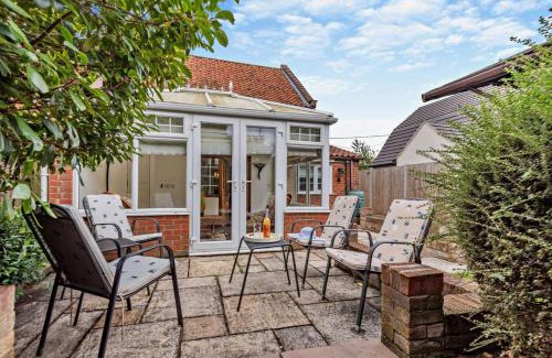 Ingoldisthorpe House | Hillside Cottage