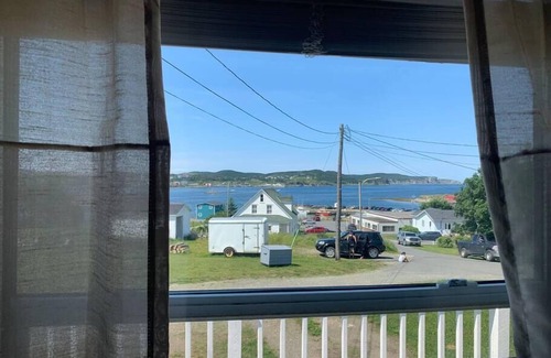 Twillingate House | Hillside Cottage Summ