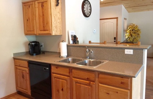Show Low Cabin | Hillside Hideaway Cabin with a Relaxing View of the Pines! Near Hiking & Lakes!