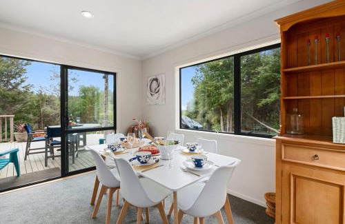 Ngaio Bay House | Hillside Hideaway - Kaiteriteri Holiday Home