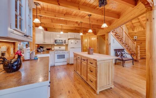 Pittman Center Villa | Hillside Hideout