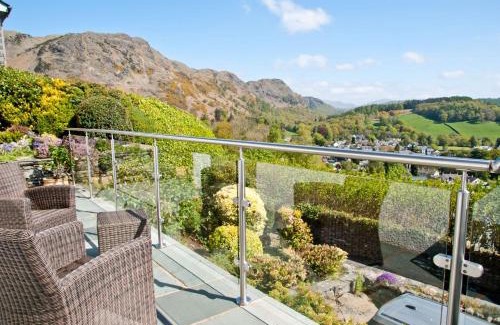 Coniston House | Hilltop, Coniston spacious bungalow with incredible views