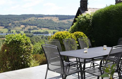 Coniston House | Hilltop, Coniston spacious bungalow with incredible views