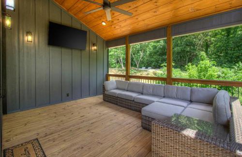 Sevierville House | Hilltop Haven By Avada Properties