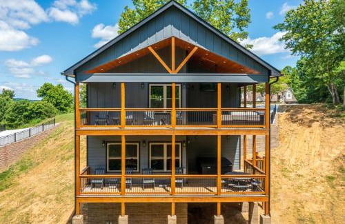 Sevierville House | Hilltop Haven By Avada Properties