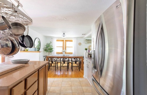 Swan Lake House | Hilltop Hideaway | Hot Tub Heated Pool Golf