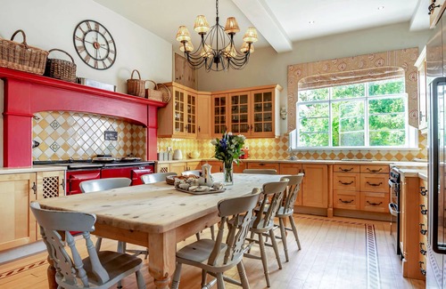 Tenbury Wells House | HILLTOP HOUSE, pet friendly, luxury holiday cottage in Tenbury Wells