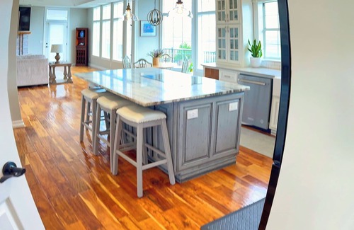 Tri-Cities House | Hilltop Luxury, Priceless Views!