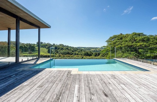 Newrybar House | Hilltop Retreat l Pool & Fire Pit l Nova Escapes