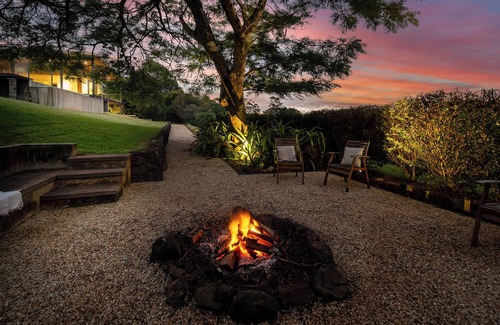 Newrybar House | Hilltop Retreat l Pool & Fire Pit l Nova Escapes