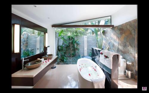 Phuc Yen Apartment | Hilltop Villa H226 - nằm trong khuôn viên Flamingo Đại Lải