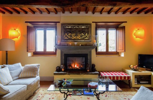 Cortona Villa | Hilltop villa in Cortona with private swimming pool