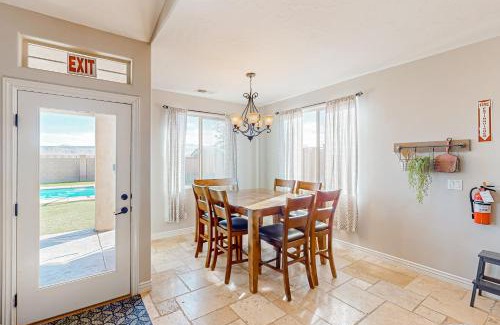 Hurricane House | Hillview Hideaway