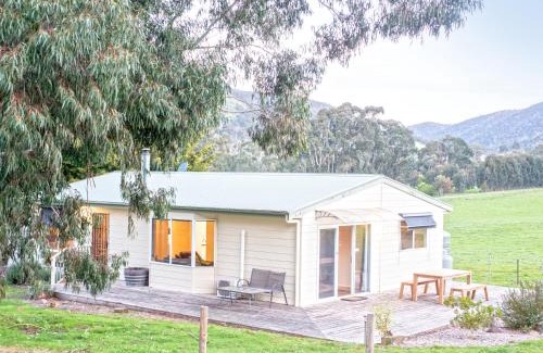 Strath Creek House | Hillview & Stringybark, Halls on Falls Homestead