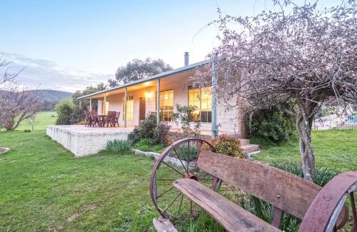 Strath Creek House | Hillview & Stringybark, Halls on Falls Homestead
