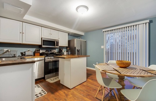 Orange House | Hillyer Manor - Comfy Townhouse In Great Location! Pet Friendly! by RedAwning