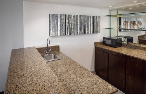North Arlington Hotel | Hilton Arlington