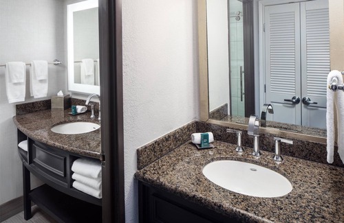 North Arlington Hotel | Hilton Arlington
