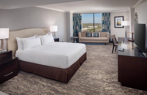 North Arlington Hotel | Hilton Arlington