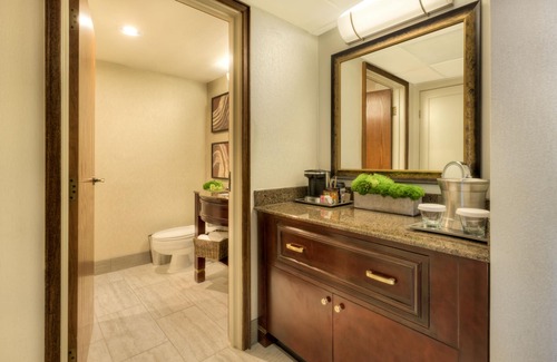 West Bellevue Hotel | Hilton Bellevue