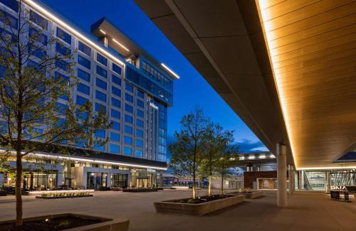 Nashville Hotel | Hilton BNA Nashville Airport Terminal