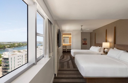 Mid Beach Resort | Hilton Cabana Miami Beach Resort