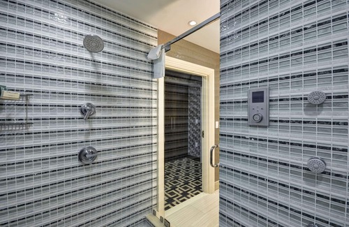 Downtown Los Angeles Hotel | Hilton Checkers Los Angeles