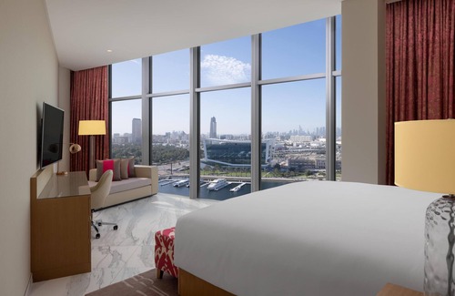 Deira Hotel | Hilton Dubai Creek Hotel & Residences