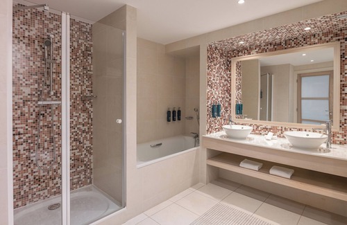 Evian-les-Bains Hotel | Hilton Evian-les-Bains