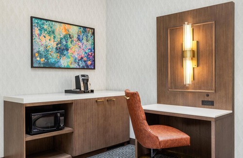 Mile Square Hotel | Hilton Garden Inn Indianapolis Downtown
