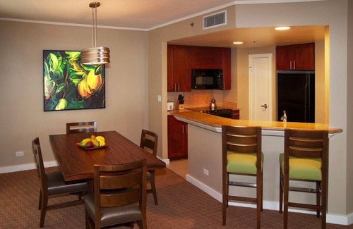 Waikiki Resort | Hilton Hawaiian Village Lagoon Tower- pristine beachfront resort, private lagoon