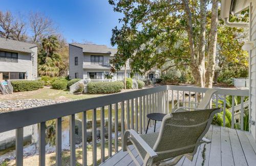 Hilton Head Island Apartment | Hilton Head Island Condo with Deck Less Than 1 Mi to Beaches