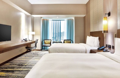 Downtown Kota Kinabalu Hotel | Hilton Kota Kinabalu