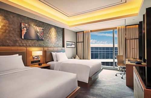 Pasay Hotel | Hilton Manila Newport World Resorts