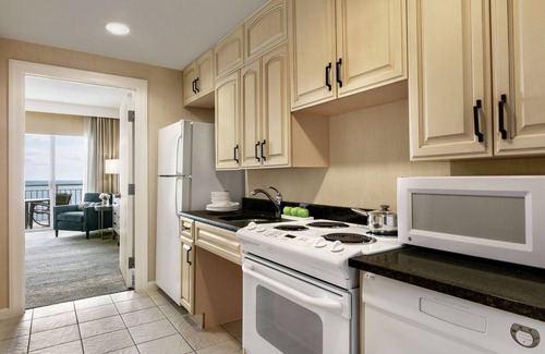 Midtown Ocean City Resort | Hilton Ocean City Oceanfront Suites