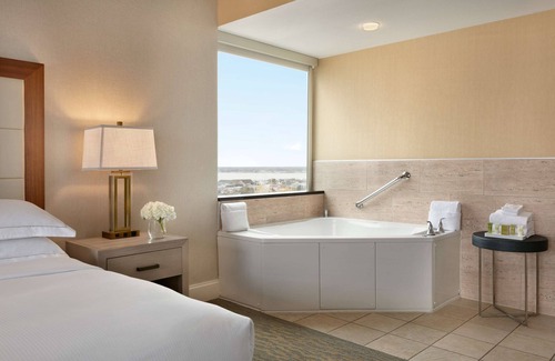 Midtown Ocean City Resort | Hilton Ocean City Oceanfront Suites