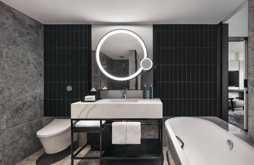Orchard Hotel | Hilton Singapore Orchard