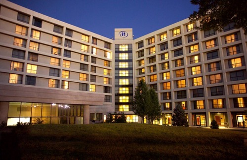 Airport Township Hotel | Hilton St. Louis Airport
