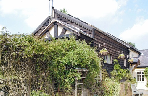 Llanfair Caereinion Cottage | Hirros Hall Longhouse