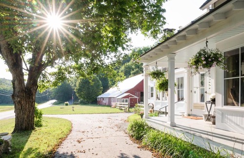 Acworth Bed & Breakfast | His and Hers Farm